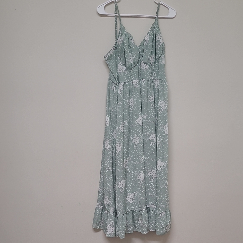 Green Floral Midi Dress used good condition‎
